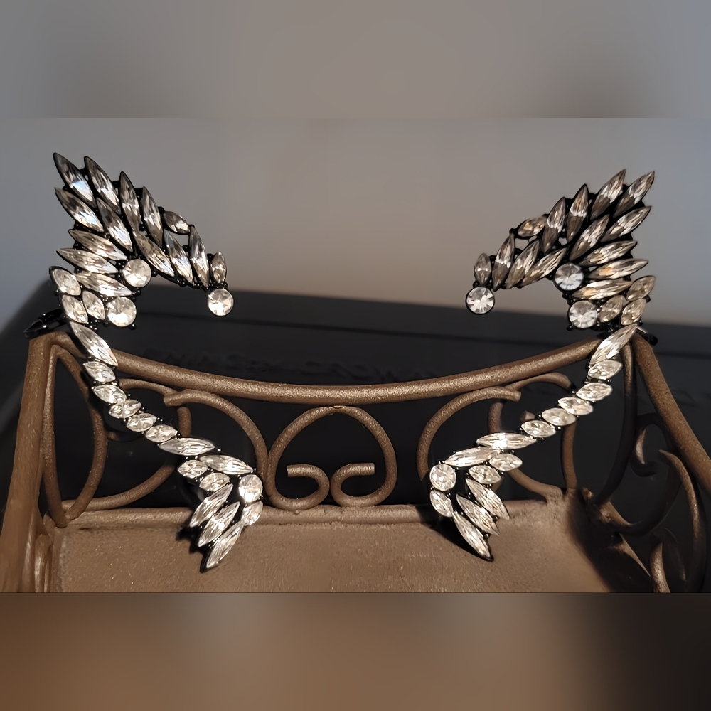 Crystal Gothic, Wing, Fairy, Elf Ear Cuff / Crawler Earring